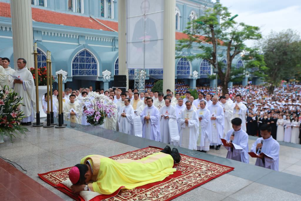 dai le tan phong duc giam muc thanh hoa giuse nguyen duc cuong 872 8 - Đại Lễ Tấn Phong Đức Giám Mục Thanh Hóa Giuse Nguyễn Đức Cường