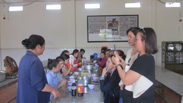 Giáo xứ Tân Phú: Nhóm Tự nguyện thăm mái ấm Tín Thác 5