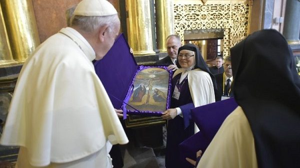 dgh gap cac nu tu chiem niem vatican media 600x337 - ĐGH đề cao đời sống chiêm niệm trong Giáo Hội