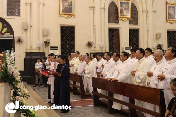 duc tong giuse vu van thien dang le ta on ket thuc su vu chu chan giao phan hai phong 8 - Đức tổng Giuse Vũ Văn Thiên dâng lễ tạ ơn kết thúc sứ vụ chủ chăn Giáo phận Hải Phòng