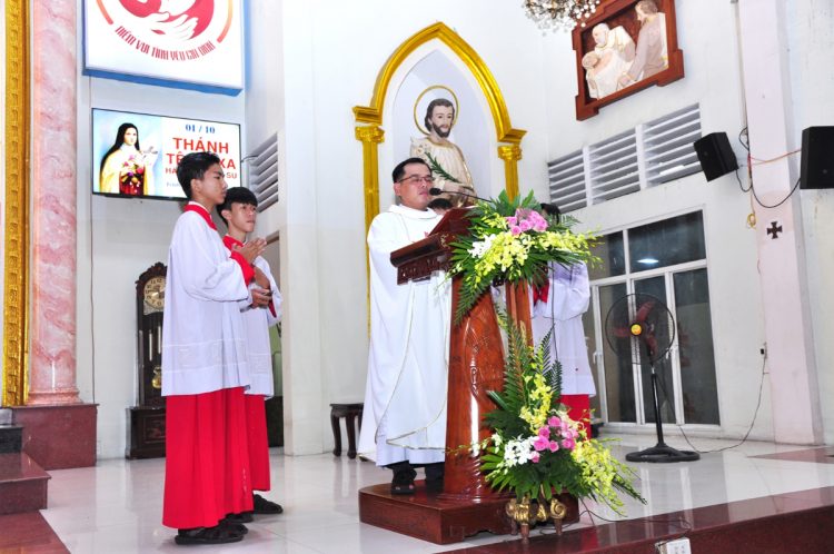 02102019 165006 5 750x498 - Giáo xứ Bình Thuận (Tân Sơn Nhì): Mừng Lễ Thánh Têrêsa