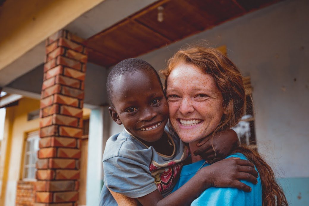 nguoi thay doi cuoc doi tre khiem thinh tai uganda - Người thay đổi cuộc đời trẻ khiếm thính tại Uganda