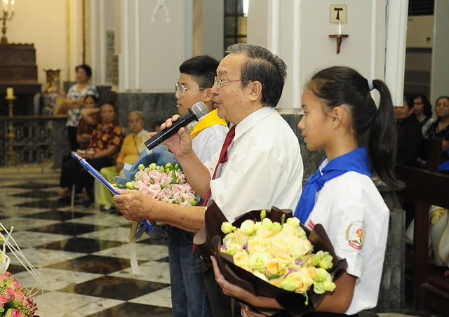 16050 nhan xu 16 - Cha Giuse Vũ Quang Học chính thức nhận sứ vụ tại Giáo xứ Hàm Long và Trung Chí