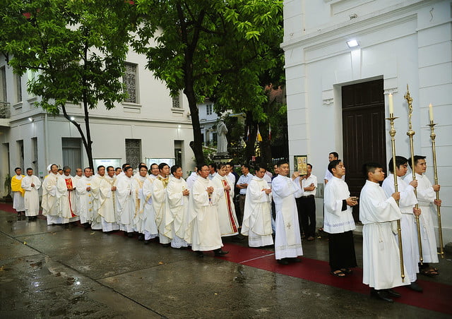 16050 nhan xu 2 - Cha Giuse Vũ Quang Học chính thức nhận sứ vụ tại Giáo xứ Hàm Long và Trung Chí