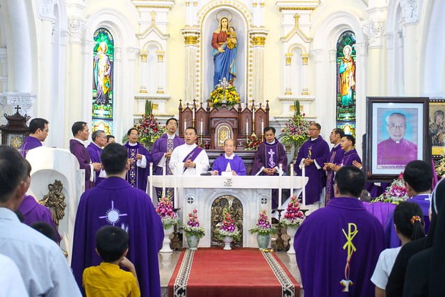 16060 ha thao10 - Thánh lễ giỗ 12 năm năm Đức Ông Giuse Đích Nguyễn Ngọc Oánh: Vị tông đồ nhiệt thành của Chúa