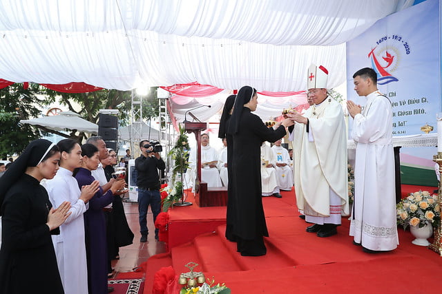 16080 nam thanh 13 - Dòng Mến Thánh Giá Hà Nội khai mạc Năm Thánh mừng 350 năm hồng ân