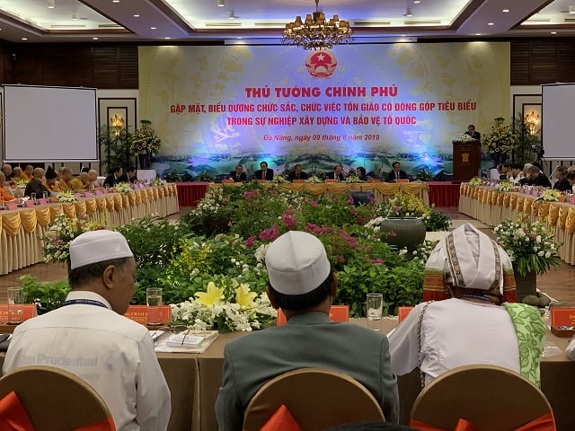 Hội nghị Thủ tướng Chính phủ và các chức sắc tôn giáo hoi nghi thu tuong chinh phu va cac chuc sac ton giao - Hội nghị Thủ tướng Chính phủ và các chức sắc tôn giáo
