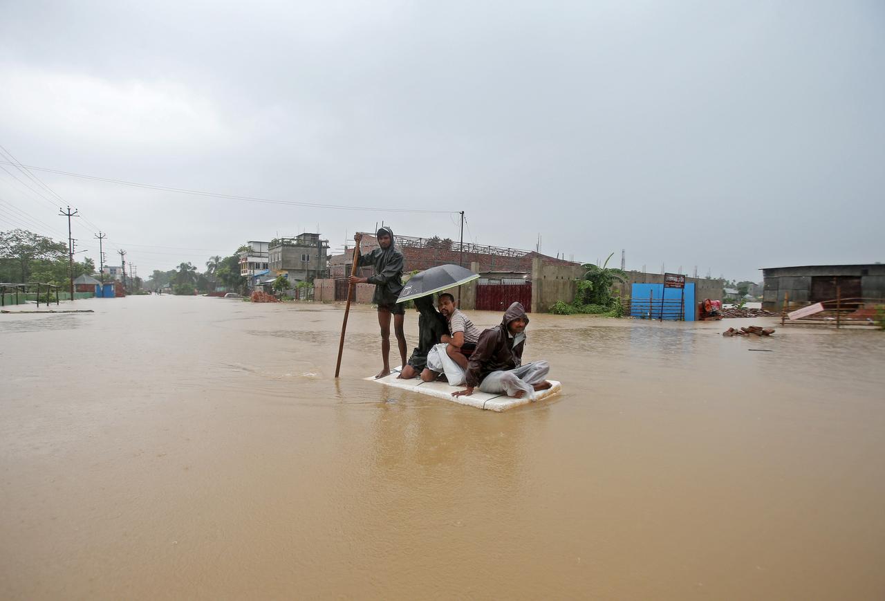 india 1 - Caritas Ấn Độ hỗ trợ nạn nhân lũ lụt