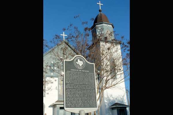 nha tho texas - ATF điều tra vụ hỏa hoạn 'đau đớn' đã phá hủy Nhà thờ Công giáo Texas 125 tuổi