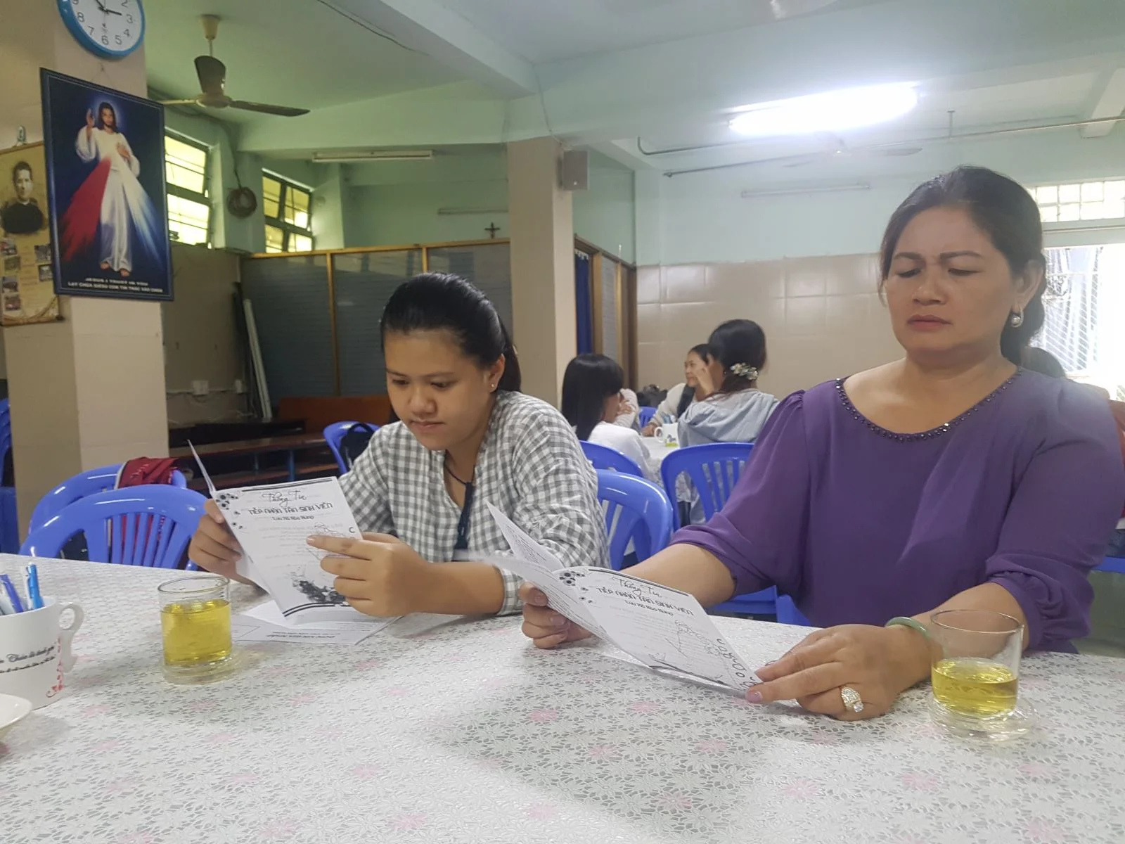 Lưu xá Công giáo ở Sài Thành mở cửa đón tân sinh viên phu huynh va sinh vien cung tim hieu cac quy dinh cua luu xa khi dang ky o - Lưu xá Công giáo ở Sài Thành mở cửa đón tân sinh viên