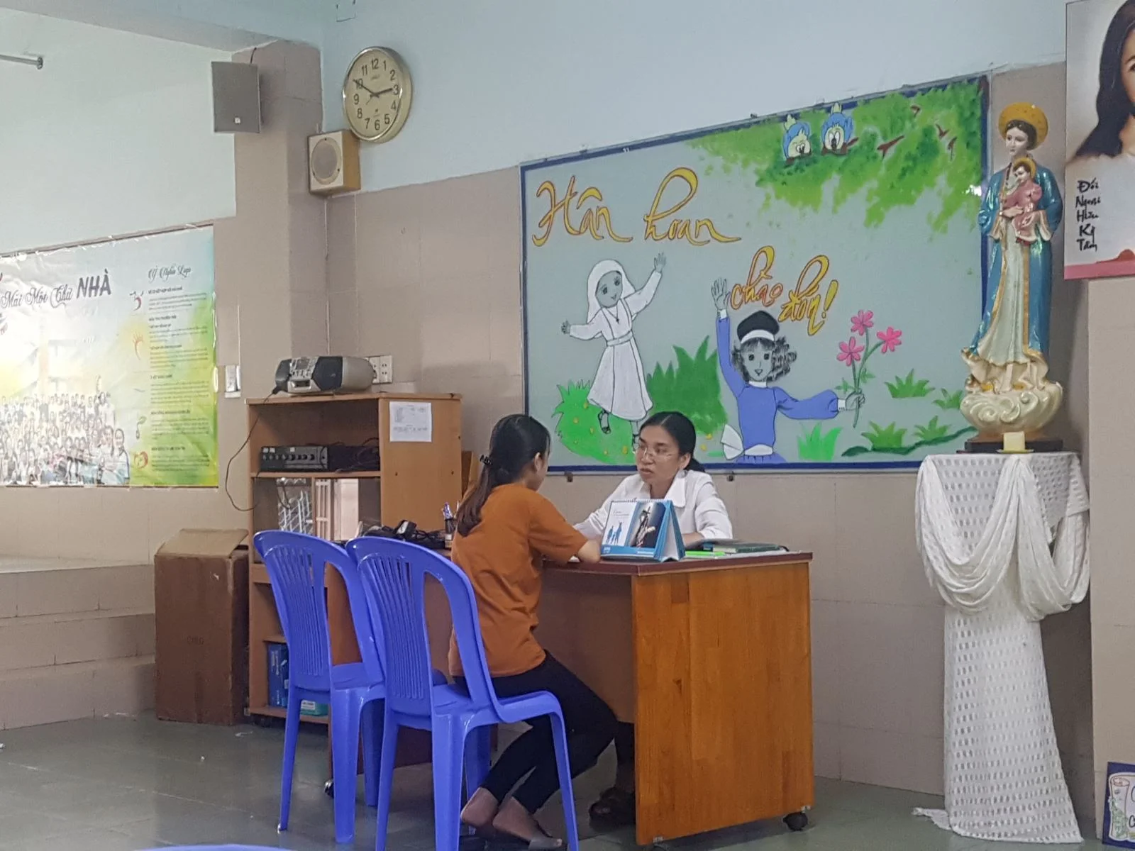 Lưu xá Công giáo ở Sài Thành mở cửa đón tân sinh viên tu van thong tin tuyen sinh cho tan sinh vien o luu xa hoa hung - Lưu xá Công giáo ở Sài Thành mở cửa đón tân sinh viên