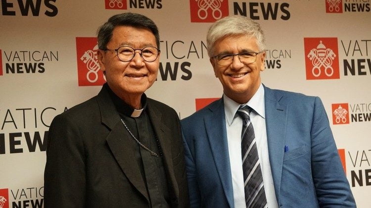 2019 09 27 incontro del direttore editoriale andrea tornielli e il vescovo peter kham 750x422 - Giám đốc Vatican News: Chúng tôi chờ những chứng tá từ Việt Nam