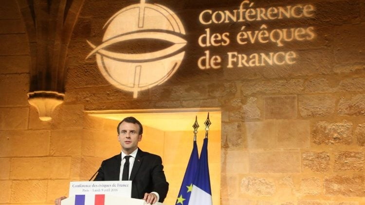 tong thong emmanele macron tai mot buoi gap go voi cac gm phap 750x422 - Các Giám mục Pháp hội thảo về đạo đức sinh học